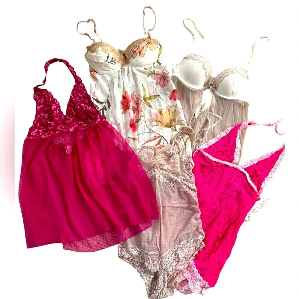 Lot of 5 lingerie teddys and bodysuit like new condition. One M the rest small